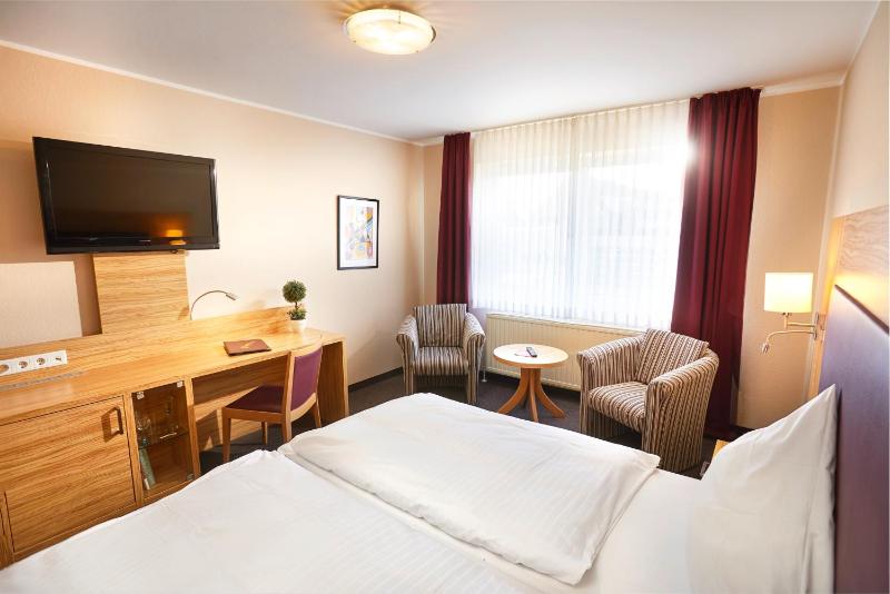 Single Room image 3