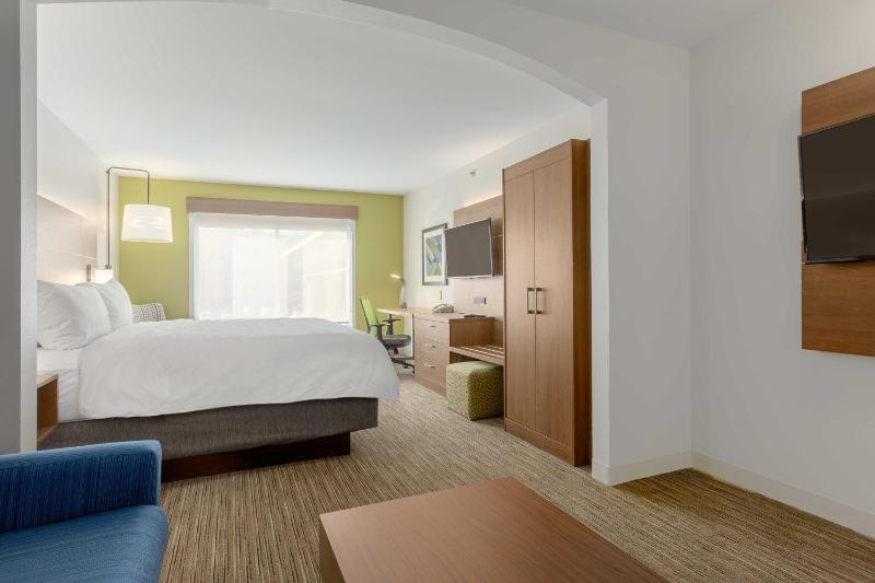King Suite with Sofa Bed image 2