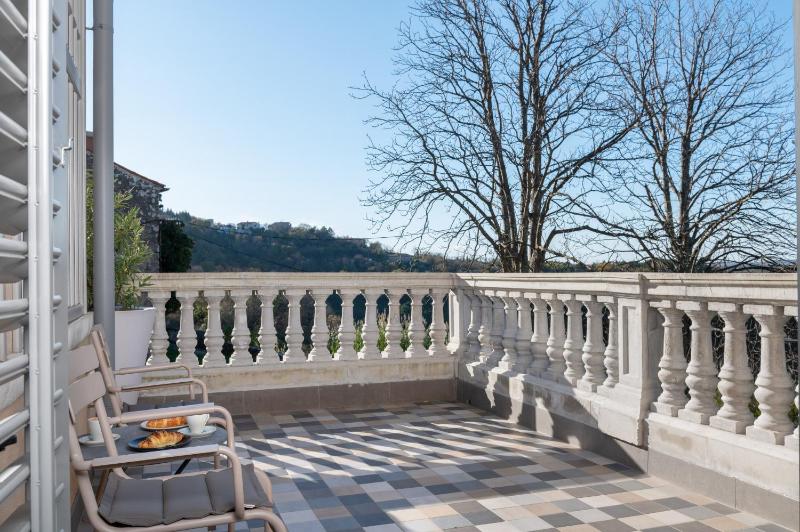 Double Room with Terrace image 2