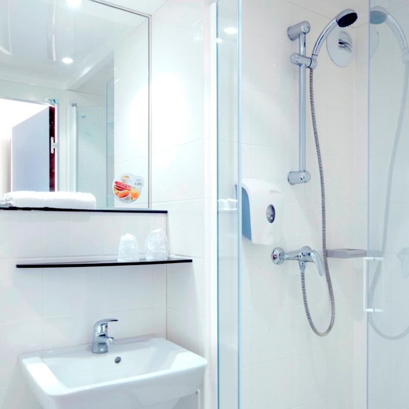 Double Room image 2