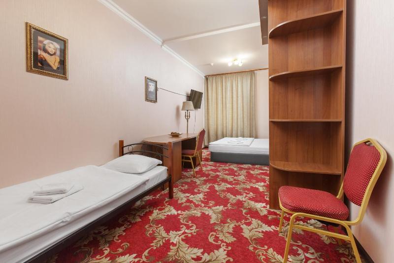 Quadruple Room with Shared Bathroom image 1