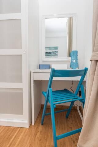 Blue sky modern sea view apartment - image 10
