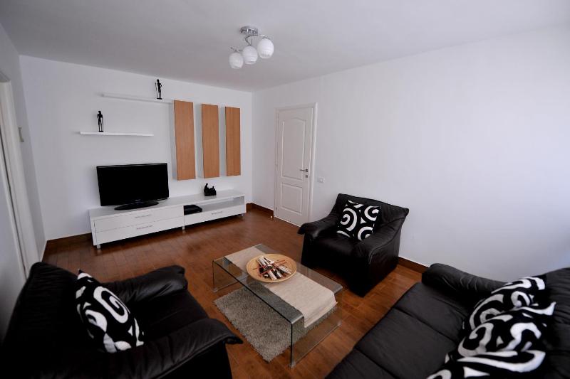 One-Bedroom Apartment image 3