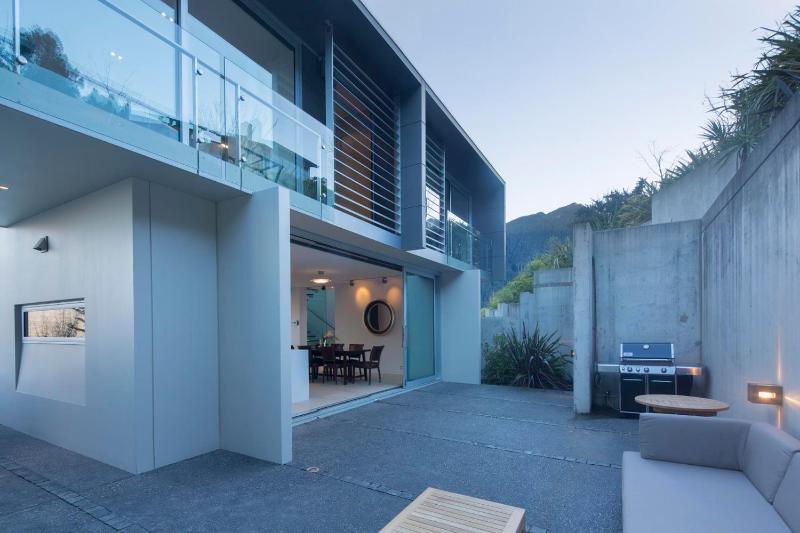 Villa De Luxe a Relax it's Done luxury holiday home - image 11