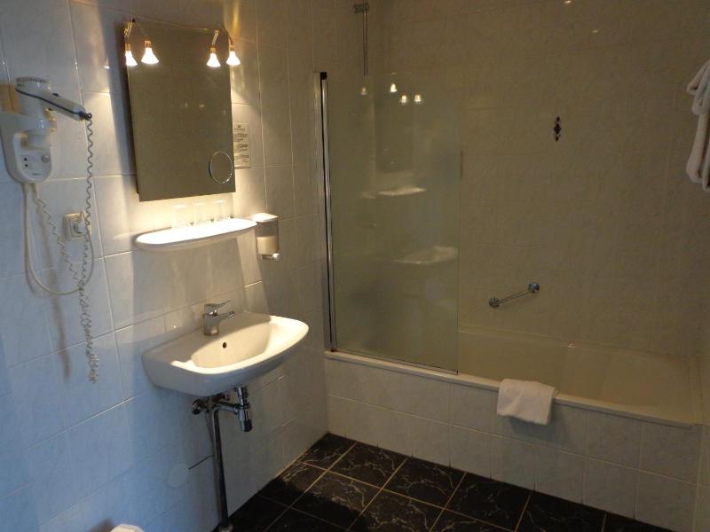 Deluxe Double Room image 2