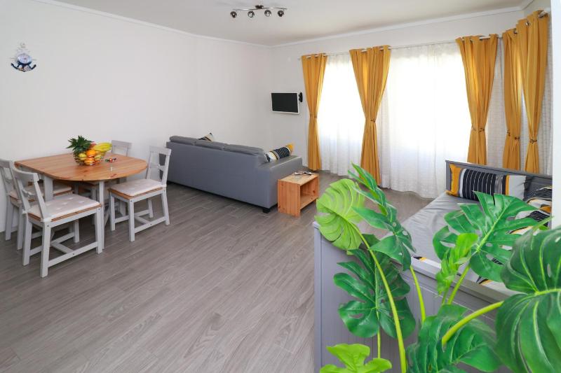 Apartment image 4