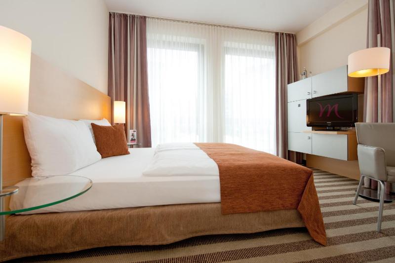 Standard Queen Room image 1