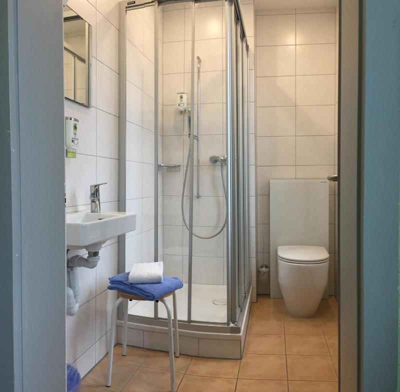 Twin Room with Shared Bathroom image 2