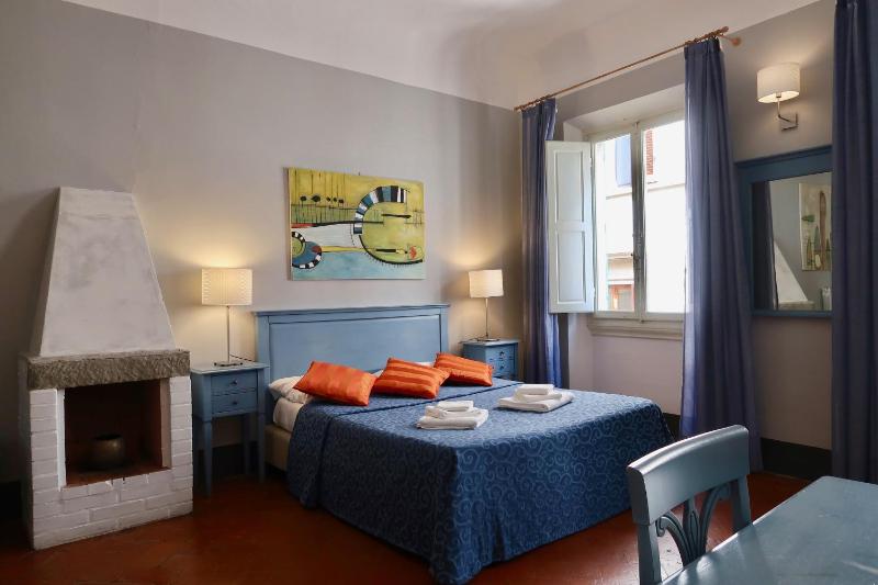 Double Room image 3
