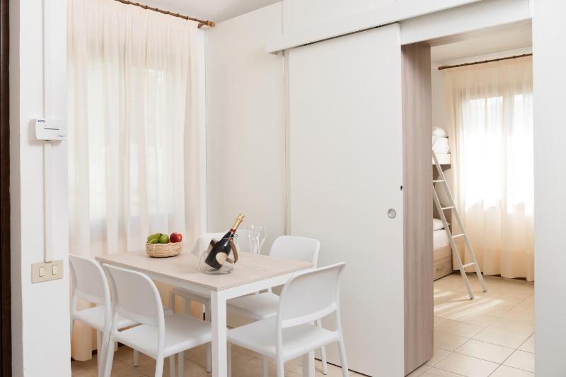 Bungalow (5 Adults) image 4