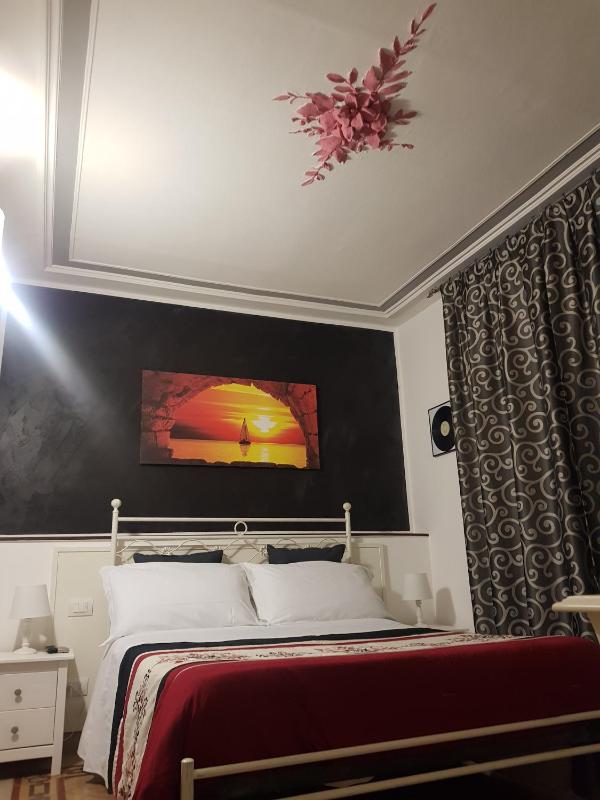 Deluxe Double Room image 1