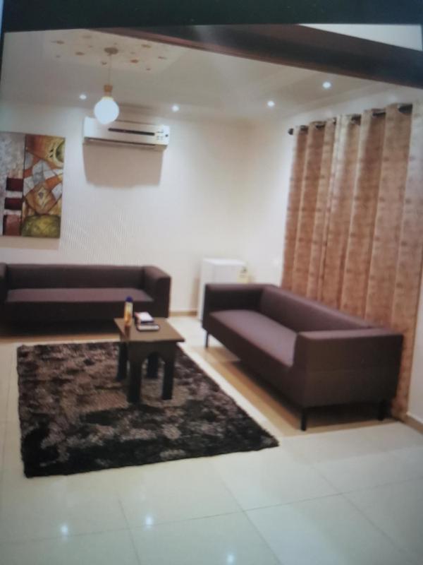 One-Bedroom Apartment image 1