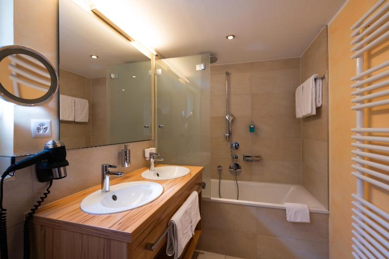 Standard Apartment with partial Matterhorn View image 3