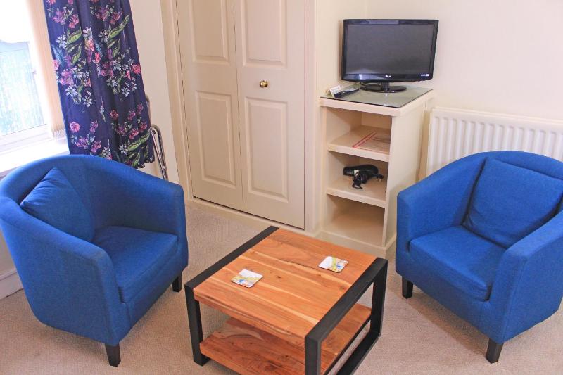 Large Double or Twin Room image 1