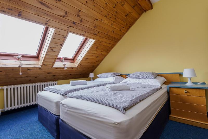 Attic Suite with Kitchenette image 3