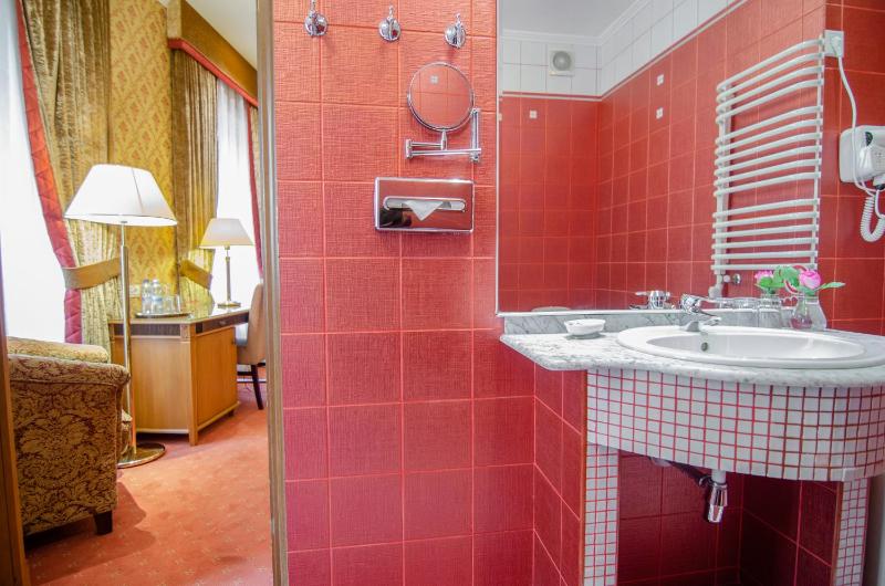 Suite image 4