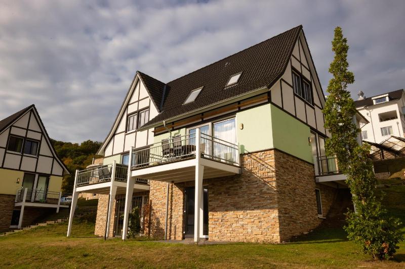 Four-Bedroom Bungalow image 1