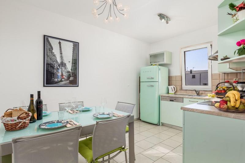 Apartman Pole - image 14