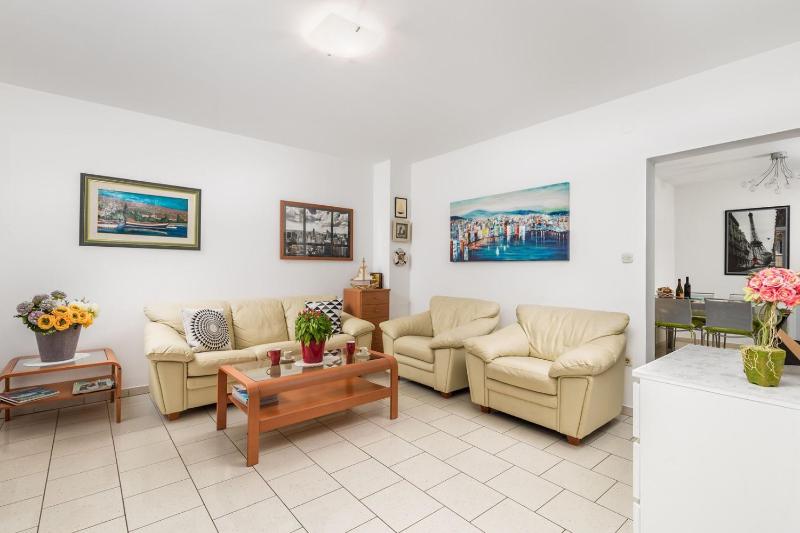 Apartman Pole - image 28