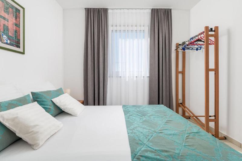 Apartman Pole - image 18