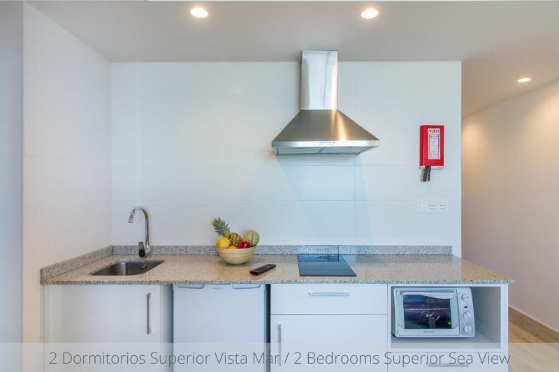 Superior Two-Bedroom Apartment with Sea View image 2