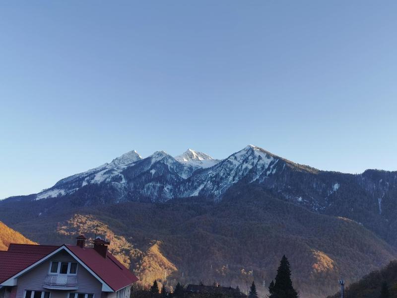 Apartment with Mountain View image 3