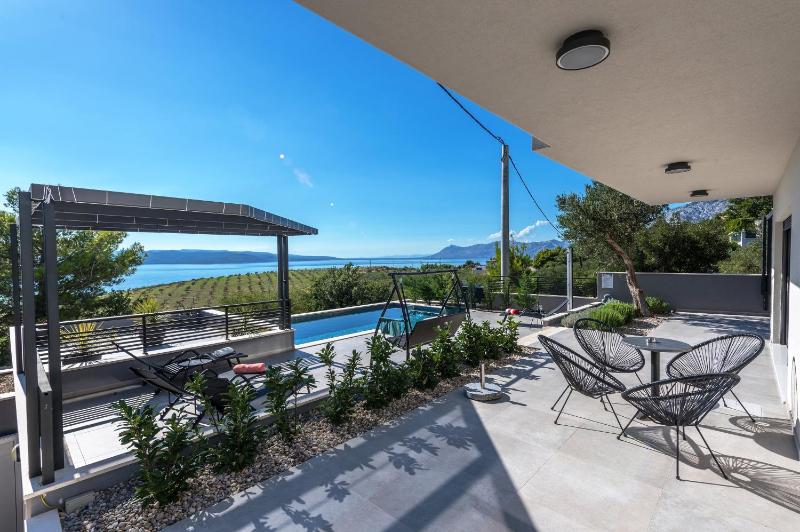 Villa Kuk with heated salt water pool - Makarska - image 21