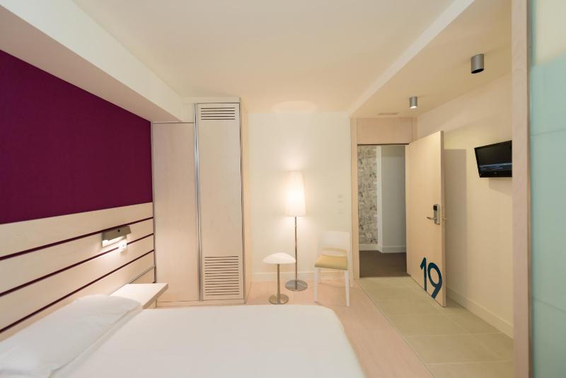 Business Double Room with Gym Access image 1