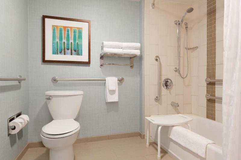 Queen Room with Two Queen Beds, Sofa Bed and Accessible Tub image 3