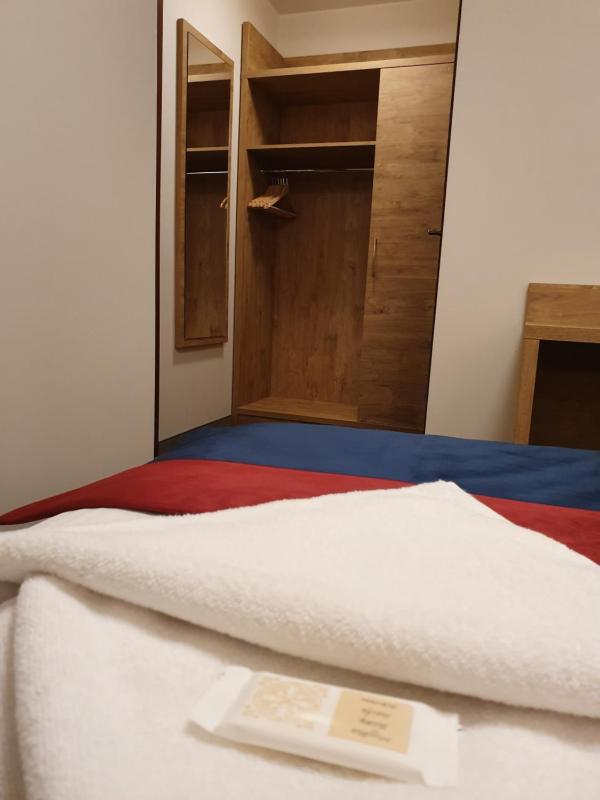 Standard Double Room image 4