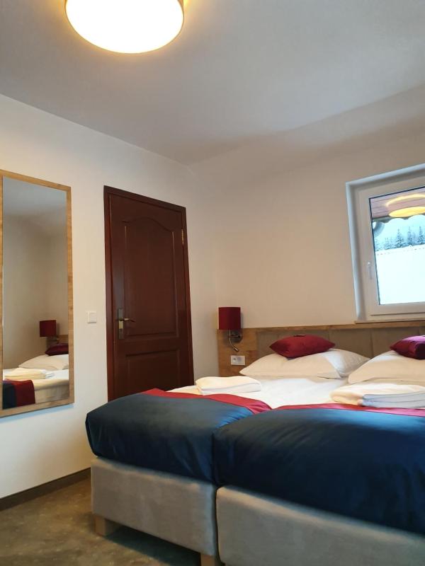 Standard Double Room image 2