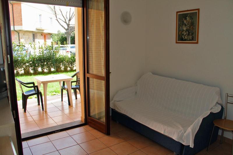 One-Bedroom Apartment image 2