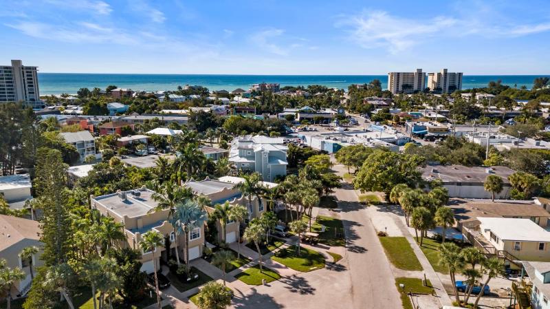 Siesta Avenida Townhome 5208 - image 11