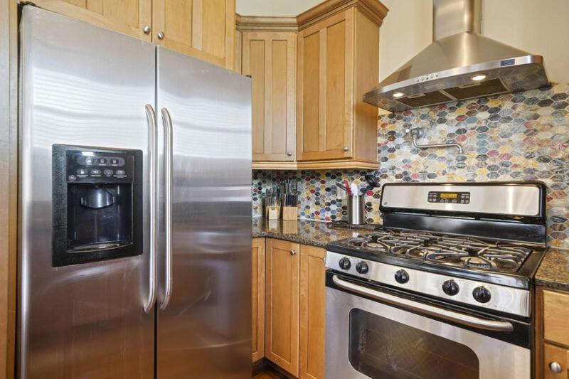 Five-Bedroom House image 2