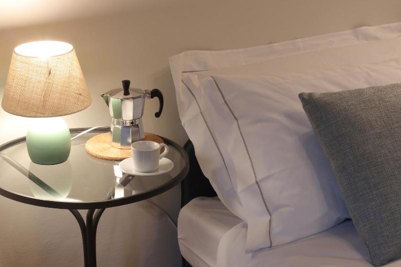 Standard Double Room image 3