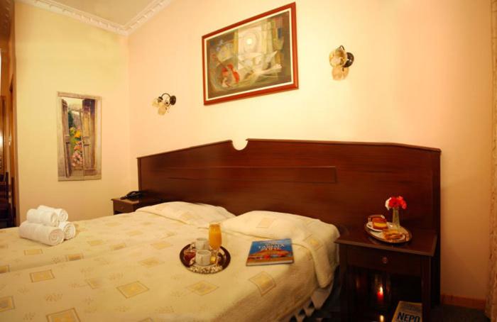 Twin Room with Mountain View image 4