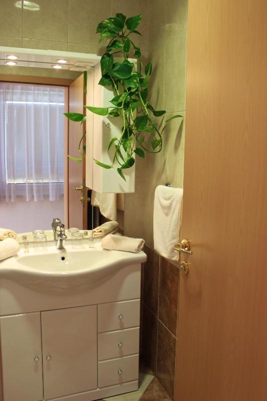 Double Room image 2