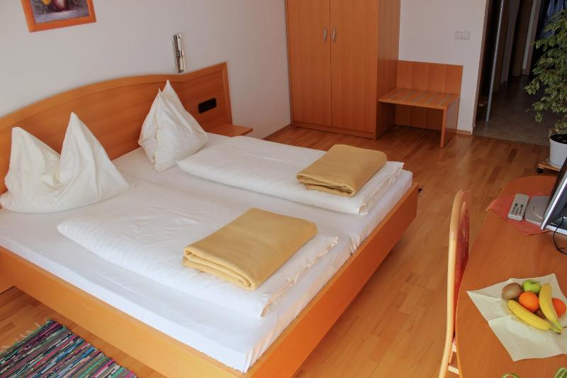 Double Room image 1