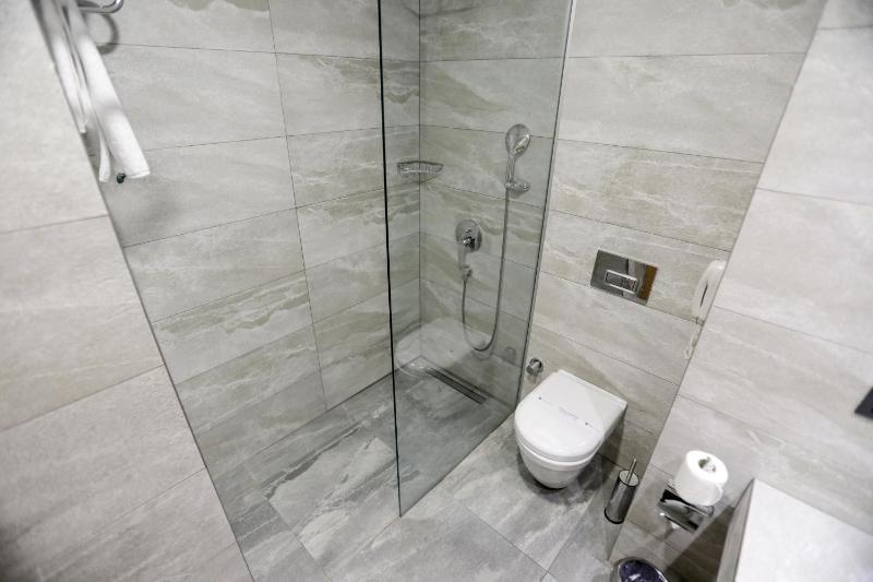 Standard Twin Room image 2