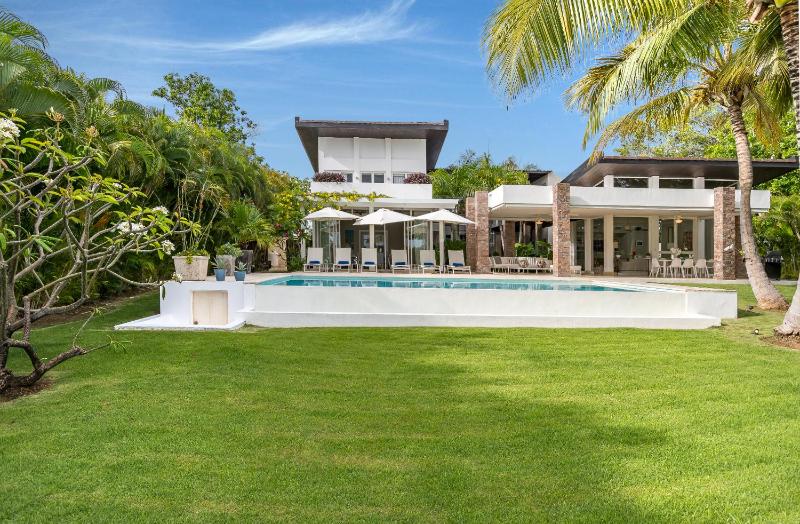 Unbelievable Villa with Pool - Perfect Family Vacay - image 38