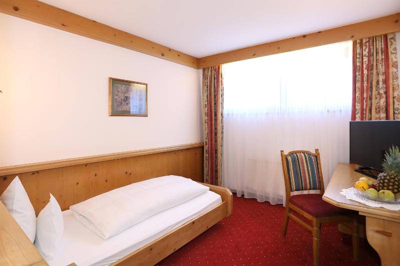 Standard Single Room image 2