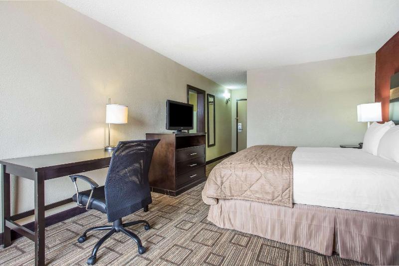 King Room - Non-Smoking image 4