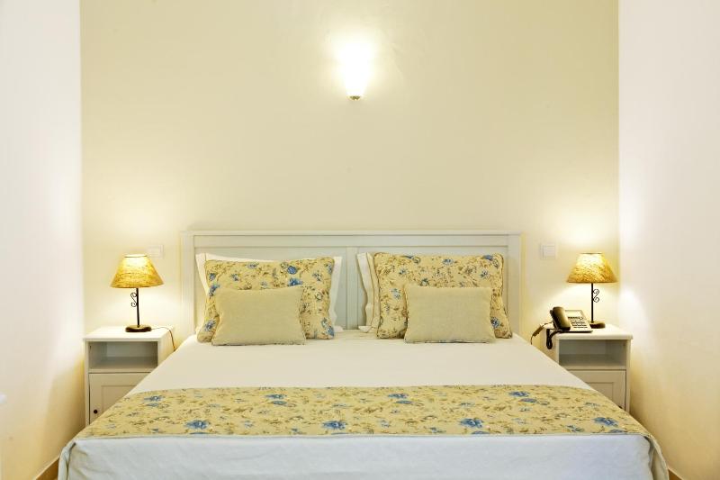 Double Room image 4