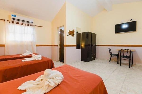Basic Triple Room image 2