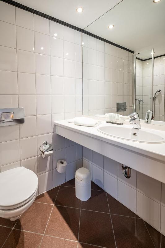 Standard Single Room image 3