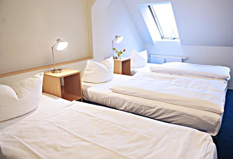 Hotel Transit Loft - image 8
