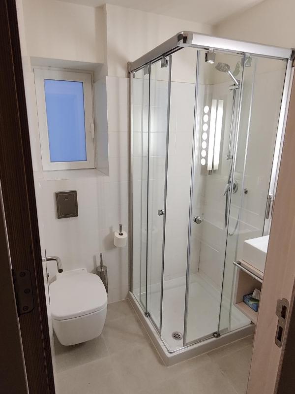 Small Double Room image 1