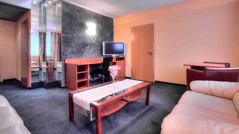 Suite (2 Adults) image 4