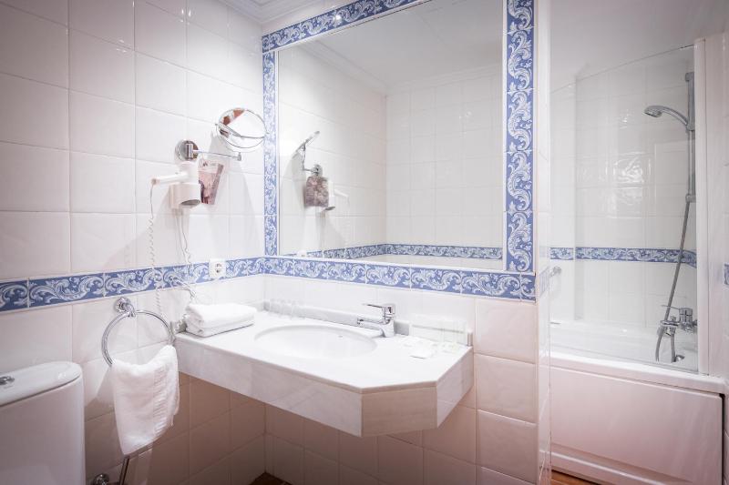 Triple Room - Attic image 4