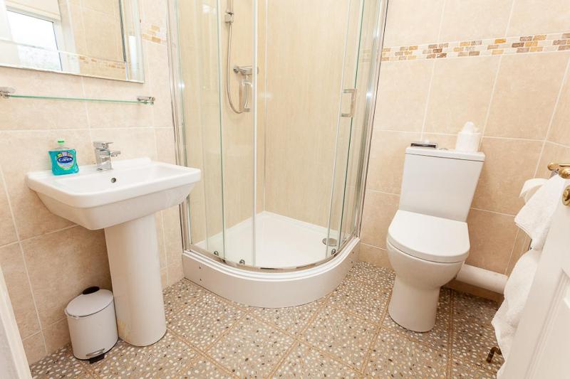 Room 5  image 2